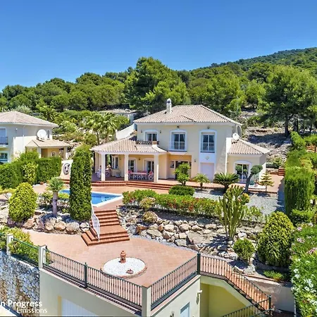 Villa With Pool And Boule Right On Alhaurin Golf